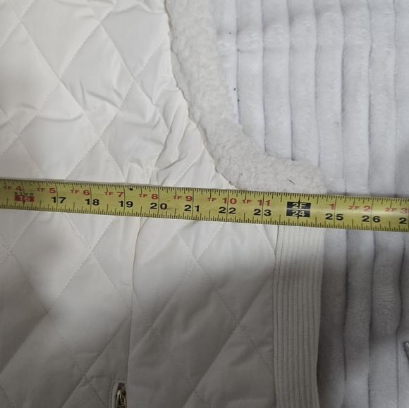 Calvin Klein Beige Color Diamond Quilt With Sherpa Zip Up Vest Sz 2X - Picture 10 of 10